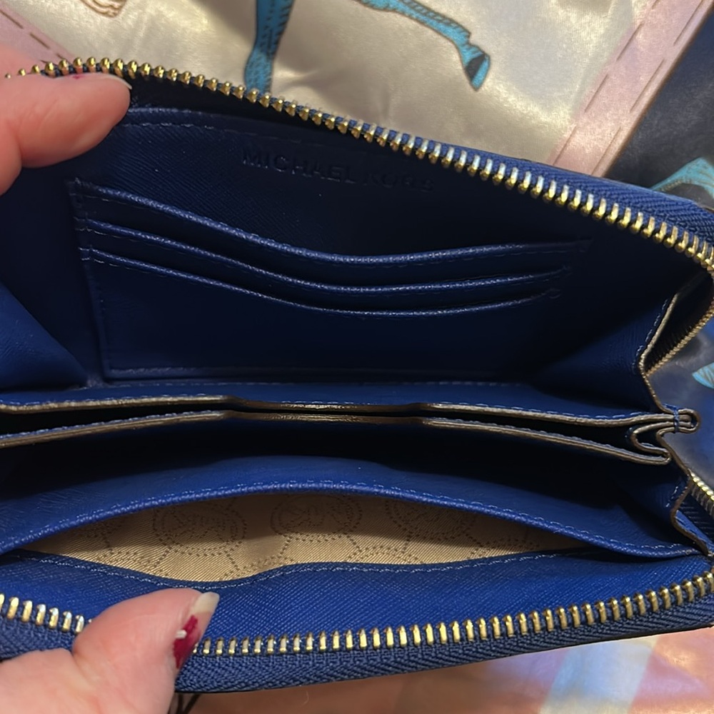 Michael Kors Blue Saffiano Leather Wallet w/strap - Picture 7 of 9